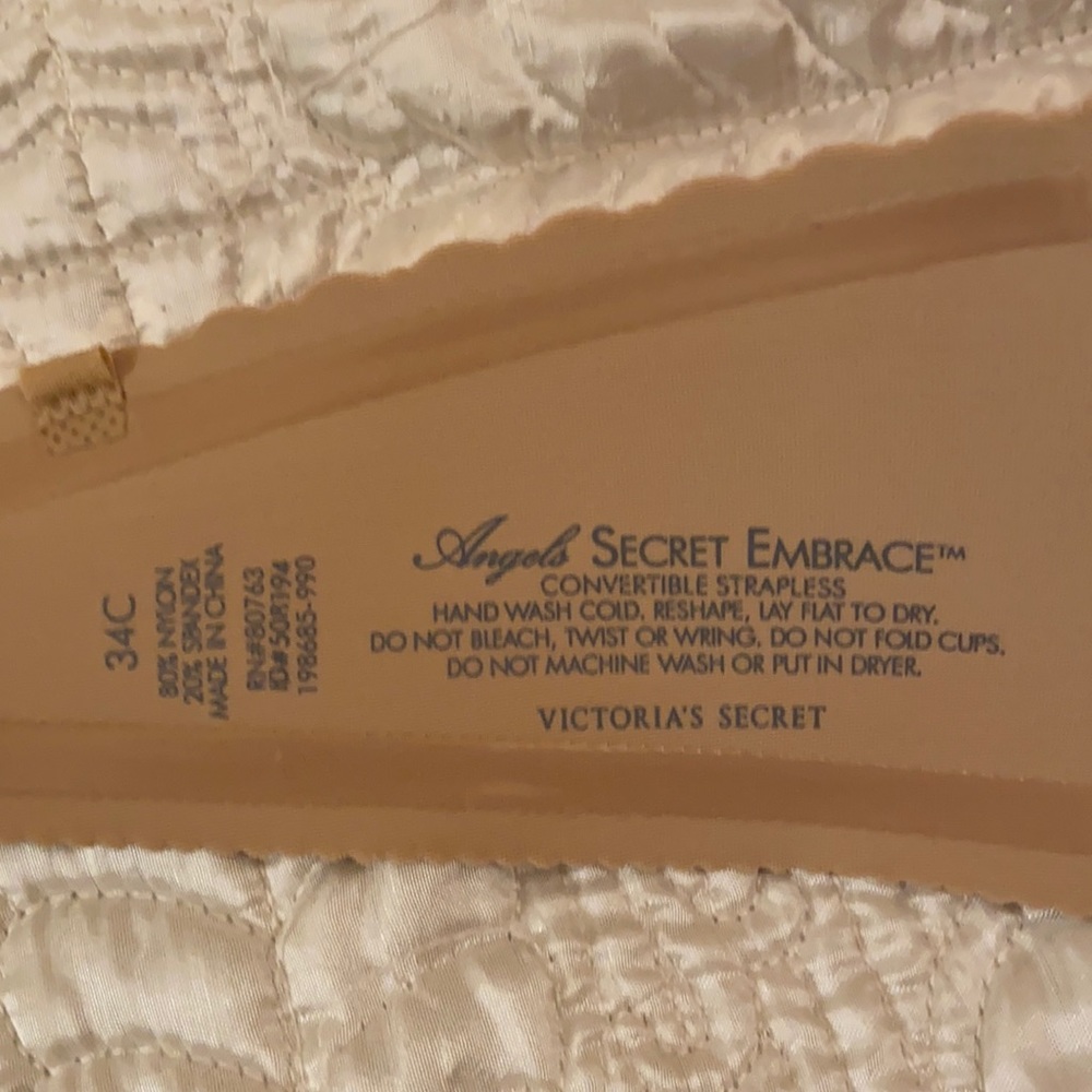 Strapless secret embrace bra beige no straps though- stays up!